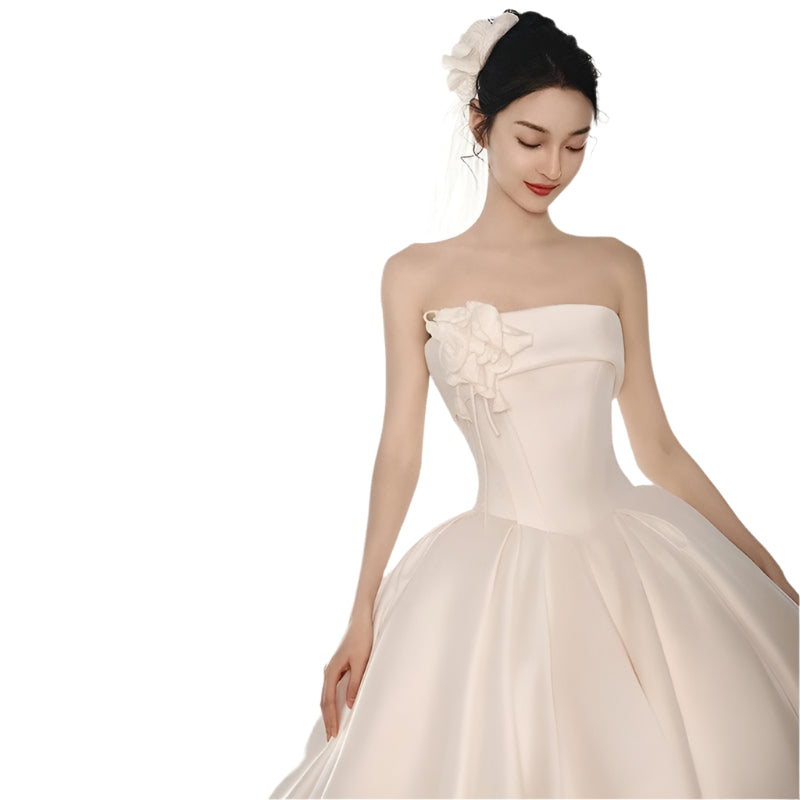 A Strapless Dress With A Big Train - Durage Collection